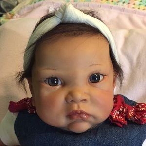 Handmade realistic vinyl Reborn baby girl doll
